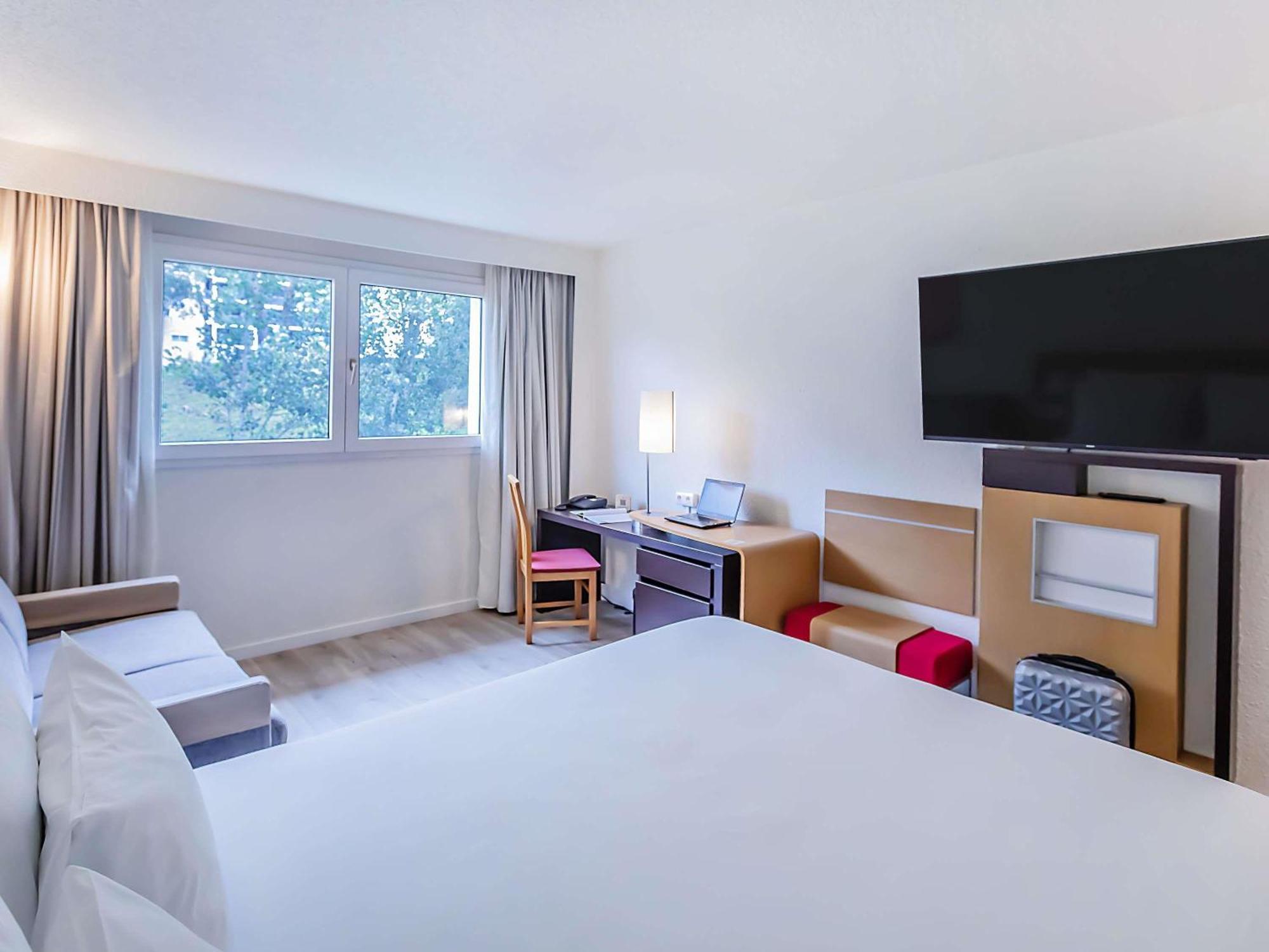 Standard Double Room Sofa Bed Pool View,1765145708:JPEG
